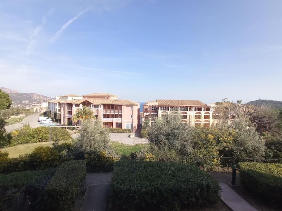 Cap Esterel Climatise Vue Partielle *